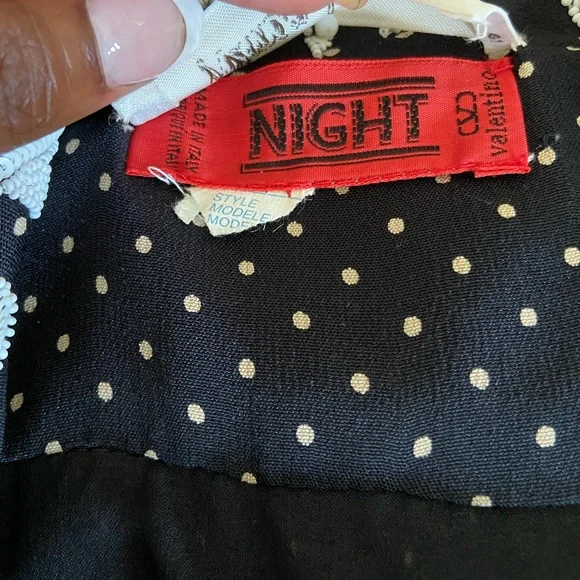 RARE BEADED VINTAGE VALENTINO DRESS - Picture 6 of 7